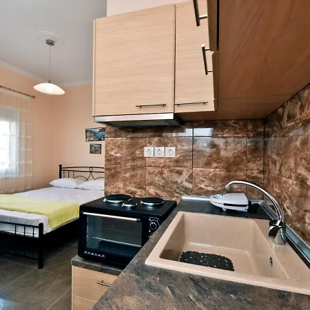 Elina Studios By Travelpro Services - Nea Flogita Halkidiki アパート *
