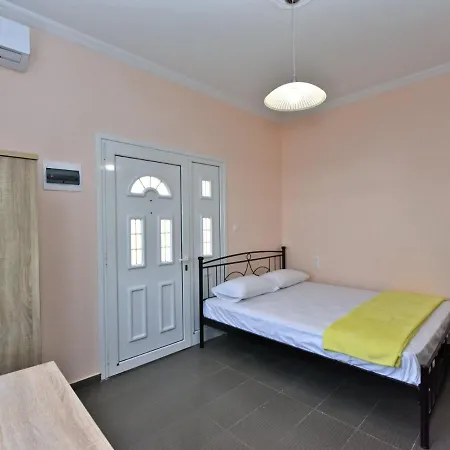Elina Studios By Travelpro Services - Nea Flogita Halkidiki * Flogita